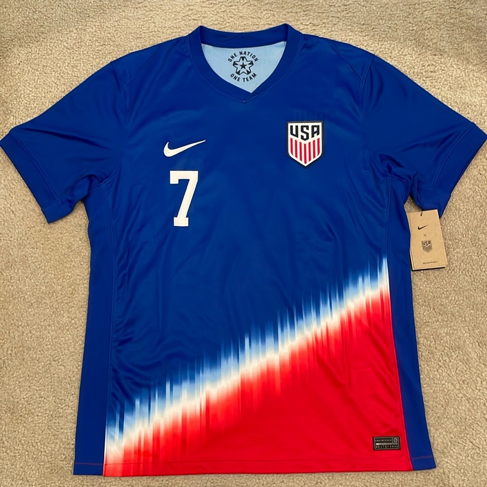 Nike Reyna USMNT Away Jersey 2024 men size L NWT